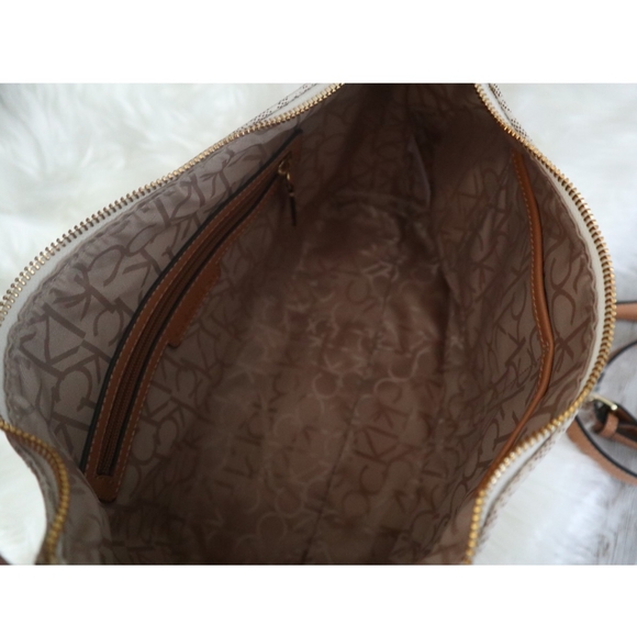 Calvin Klein monogram tassel boho medium bag - Picture 6 of 8